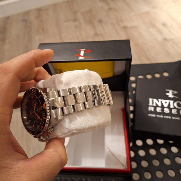 Invicta reserve quartz chronograph watch - Picture 6 of 11